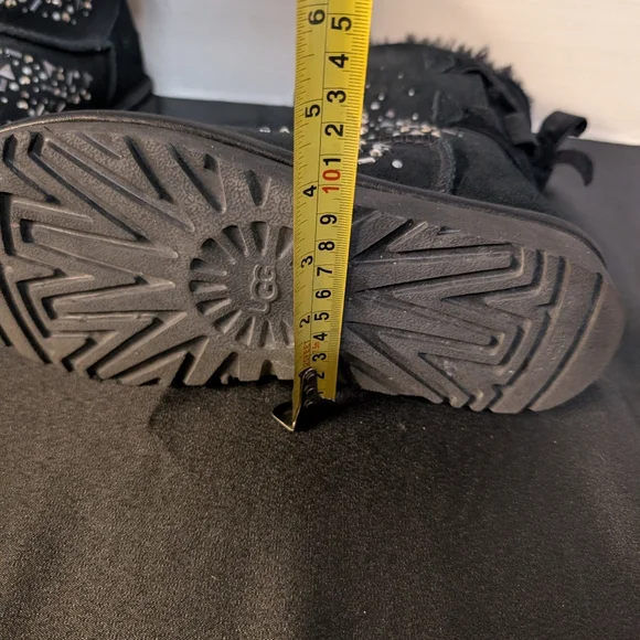 UGG Limited Edition Swarovski Rhinestone Bailey Boot Velvet Bow Tie - Picture 13 of 13